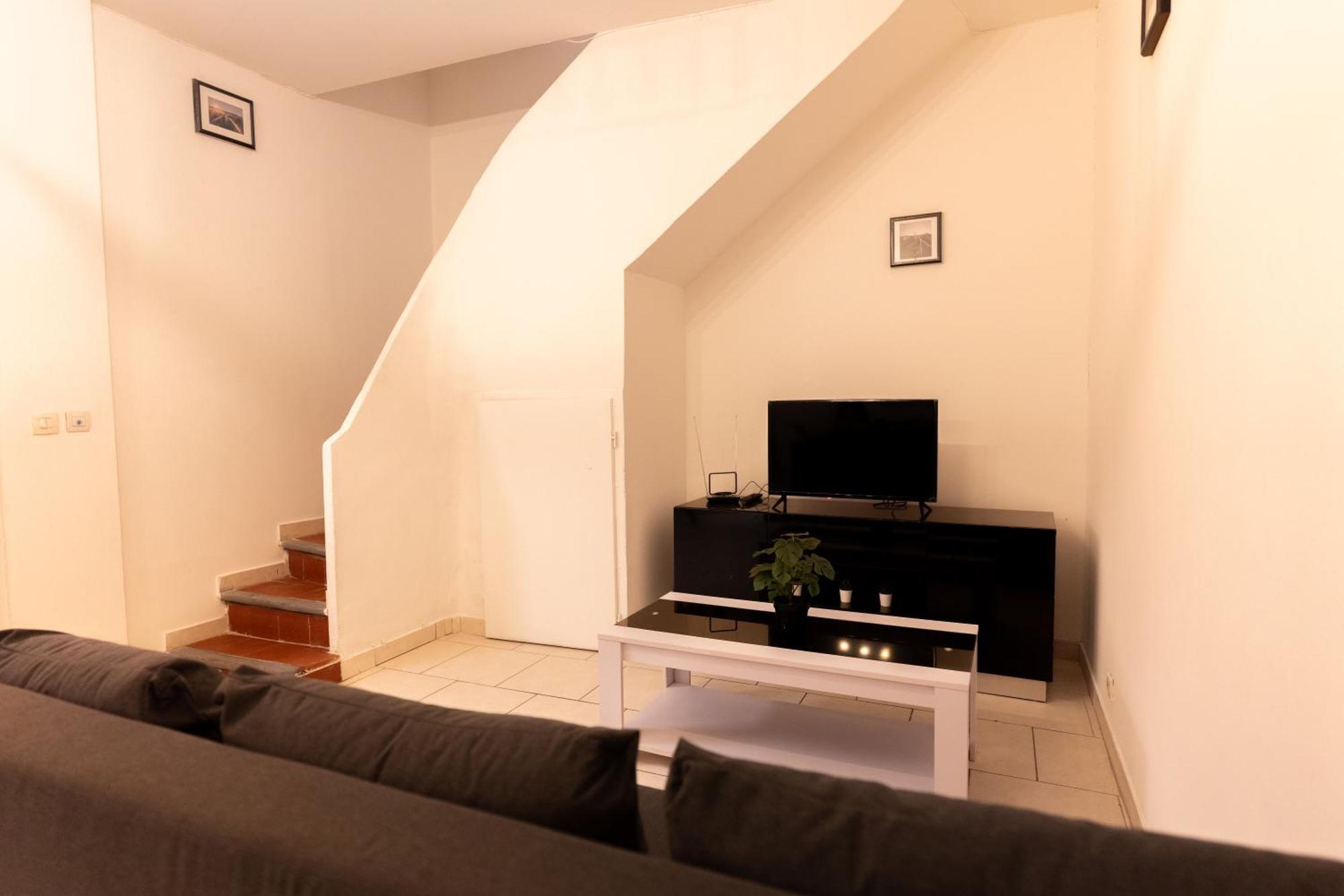Appartement Tout Equipe Pour 6 Personnes A 15Min Des Plages Beziers Ngoại thất bức ảnh