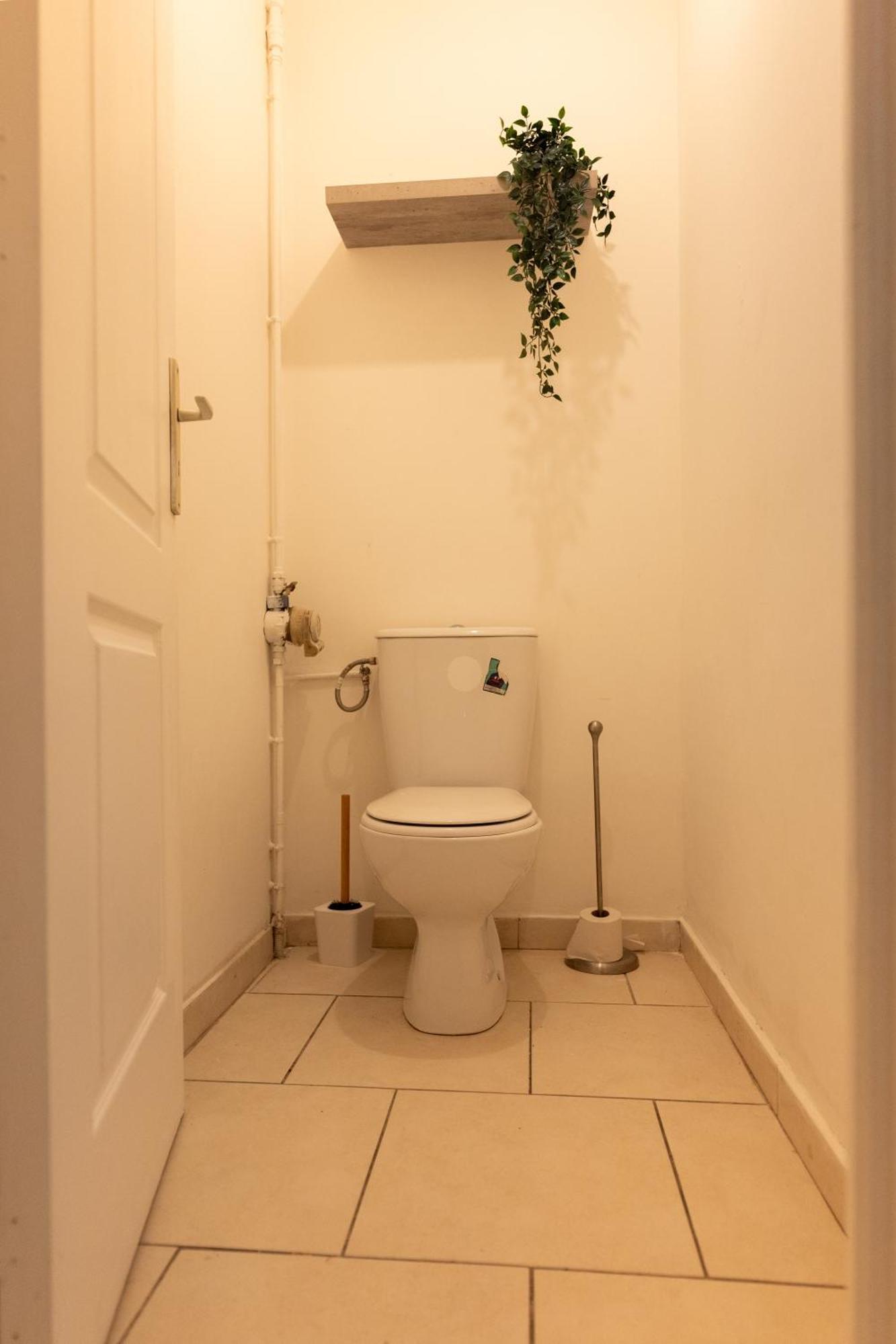 Appartement Tout Equipe Pour 6 Personnes A 15Min Des Plages Beziers Ngoại thất bức ảnh