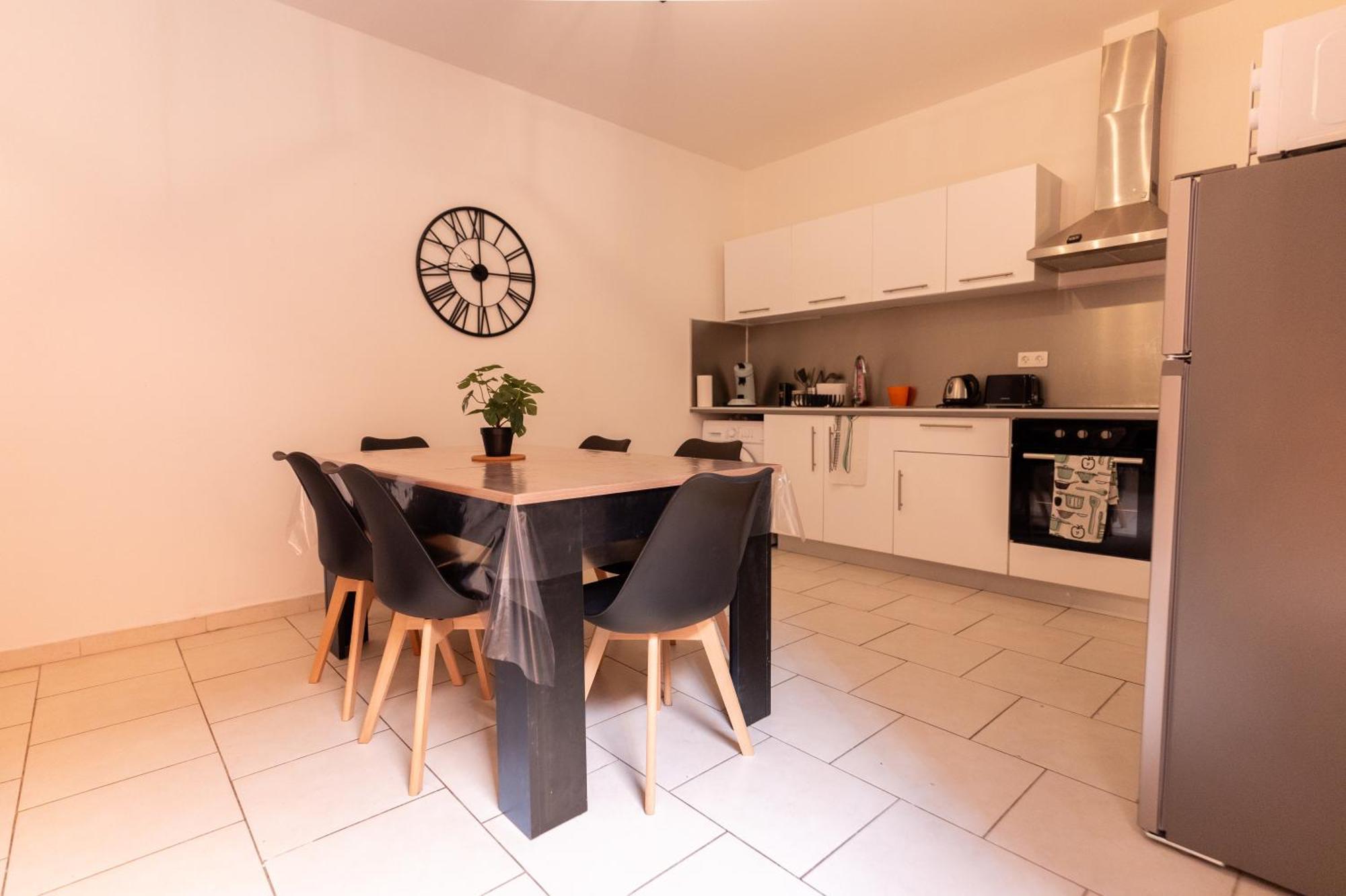 Appartement Tout Equipe Pour 6 Personnes A 15Min Des Plages Beziers Ngoại thất bức ảnh